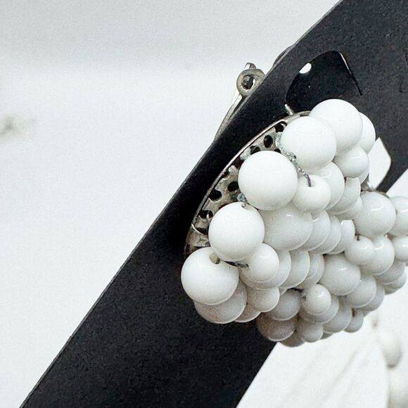 Vintage Japan White Milk Glass Bead Cluster Stud Clip On Earrings - Picture 4 of 9